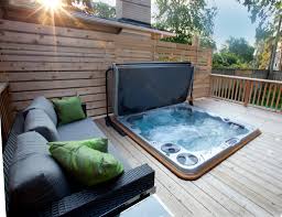 Spa Infinity H695 Encastre Dans Une Terrasse En Bois Jacuzzi Exterieur Jacuzzi Jardin Terrasse Jacuzzi