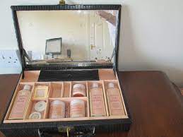 Vintage 1950 S Elizabeth Arden Ardena Make Up Kit With Key Makeup Kit Vintage Makeup Vintage Glamour