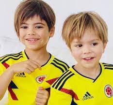 'we are happy to announce the birth of milan piqué mebarak, son of shakira mebarak and gerard piqué, born january 22nd at 9:36pm, in barcelona, spain. Happy 6th Birthday The Best Family Photos Of Shakira S Son Milan Photo 1