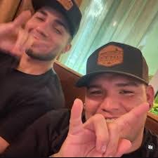 Armando Castro's Instagram, Twitter & Facebook