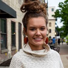 Last weekend, I graduated summa cum laude from Kent State University's  School of Fashion with a Bachelor of Science degree in fashion  merchandising and minors in fashion media and visual journalism. |