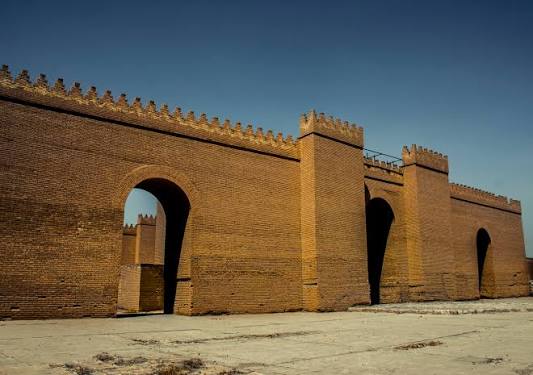 Walls of Babylon - Wikipedia
