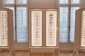 Van Cleef & Arpels Lifts the Lid