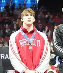 Gruenhagens need a four-foot favor: Eldridge family's dilemma raises  setback issue again