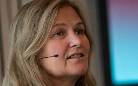 Her får han instruksjoner av Levanger-treneren