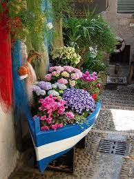Floral Boat In Isola Bella Lago Maggiore Italy Https Www Facebook Com Pages Melancholie Soul Beauty Retro 50 Plants Beautiful Gardens Container Gardening