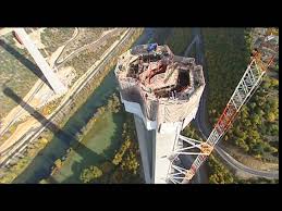 Compagnie eiffage du viaduc de millau. C Est Pas Sorcier Viaduc De Millau Les Sorciers Font Pont Youtube