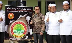 Borang pendaftaran boleh didapati di pejabat sekolah. Pemuda Pas Kedah Lakar Sejarah Wujud Dua Institusi Pendidikan Baharu Sinar Harian