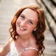 Emma Calhoun (@emmacalhounn)