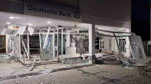 Home » germany » deutdeff507. Viernheim Bei Darmstadt Geldautomaten Gesprengt Maskierte Tater Auf Der Flucht Hessen