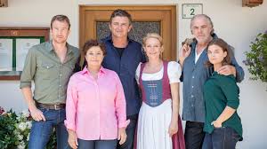 Eigentlich sollte anfang mai die klappe für die regulären episoden der. Die Folgenubersicht Der Bergdoktor Offizieller Fanclub Zur Beliebten Zdf Reihe