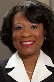 Lisa Pinkney's Instagram, Twitter & Facebook