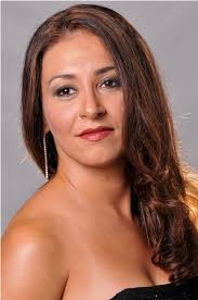 Elisa Machado's Instagram, Twitter & Facebook