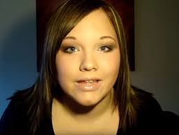 Nikkie de jager is a dutch makeup artist and beauty vlogger who is popular for her youtube channel 'nikkietutorials.' in 2015, she came into the spotlight with her youtube video titled 'the power of makeup' which went viral and inspired many other people to show their faces with and without makeup. Youtuber Nikkie Tutorials Reveals She S Transgender Daily Mail Online