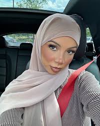 Brittany Renner (@bundleofbrittany) • Instagram photos and videos