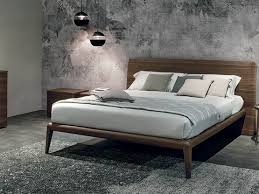 Un buon sonno ristoratore è il segreto del benessere e della longevità, per questo dormire bene è una vera e propria arte, possibile soltanto con l'ausilio di letti moderni di design disponibili in vendita online per offrirti il massimo della funzione e dell'estetica. Letto Matrimoniale Prado Di Tomasella