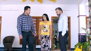 Kudumbavilakku serial earned 14.54 points in first week episodes, bigg boss season 2 with 10.44, vaanambady listed at top position with14.96 trp in meera vasudevan, kay kay menon, sreejith vijay are in the star cast of serial kudumba vilakku, hotstar app. Kudumbavilakku Full Episode Watch Kudumbavilakku Tv Show Online On Hotstar Us