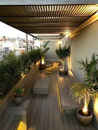 28 Schone Terrassenideen Mit Balkon Terrasse In 2020 Balkonentwurf Wohnung Balkon Dekoration Balkondekoration