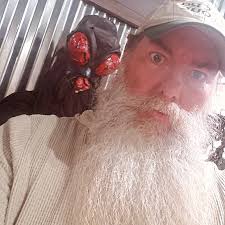 Hey!!😳 Looky what i found in the backyard while mowing😁......Wonder how  long i can keep it inside before Andrea notices?? 🤔