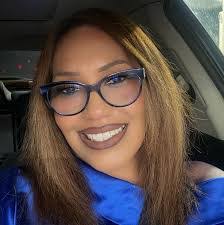 Kerri Marlow's Instagram, Twitter & Facebook