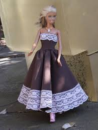 Die genauen anleitungen mit schemazeichnungen und die schnittmuster in originalgröße machen das nachschneidern einfach. Barbie Nowaks Nahkastchen Seite 2
