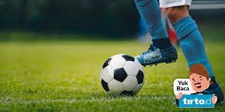 Umumnya peraturan permainan sepak bola sudah sebelum memainkan pertandingan sepak bola, alangkah bagusnya jika kita mengetahui teknik dasar sepak bola sehingga saat bermain sepak bola. Jadwal Bola Malam Ini Liga Italia Epl Laliga Live Tv 20 Jan 2021 Tirto Id