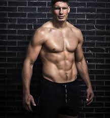 With the mind of a mature fighter and the body of a young athlete, verhoeven gains an extremely favorable future perspective. This Guy Rico Verhoeven The King Of Kickboxing Claims Natty Nattyorjuice