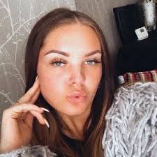 Jasmine Sharp's Instagram, Twitter & Facebook