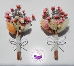 Model goblen cos cu flori de jacobus linthorst. Flori De Pus In Piept Lavenderparadise Crafty