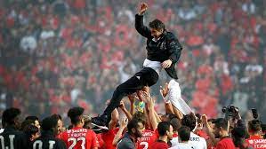 Desde que assumiu o comando do sl benfica na temporada passada, no campeonato, só perdeu um jogo, e empatou outro. A Figura Nacional Bruno Lage De Interino A Campeao Em 135 Dias Record Mais Jornal Record