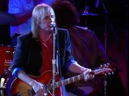 Tom Petty And The Heartbreakers Straight Into Darkness Live At Farm Aid 1985 What A Great Time That Was Even With All T Tom Petty Tom Petty Songs Petty