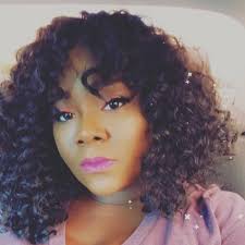 Lizzy Caplan, who played Janis in the 2004 'Mean Girls,' speaks about how  the movie is still relatable more than 20 years later! 🩷