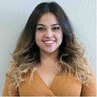 Iris Flores's Instagram, Twitter & Facebook