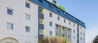 Det unge, svenske merket er så mye mer enn bare jeans. B B Hotel Lyon Meyzieu 2 Star Hotel Near Groupama Stadium