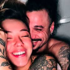 Daniel Osvaldo posteó una foto con su novia al borde de la censura El ex de  Giannna Maradona saludó a su nueva novia con una selfie quie dio que hablar  en las