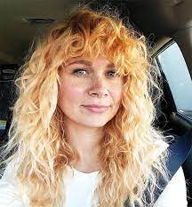 25 Photos That Will Make You Want Curly Bangs Curly Hair Styles Curly Hair Styles Naturally Curly Hair Photos
