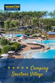 Les clients peuvent profiter de salon pendant leur séjour. Camping Soustons Village Vacansoleil Premium Camping In 2020 Campingprodukte Urlaub Luxus Camping