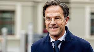 Hij was niet meer dan een hoopje ellende, die kleine mark rutte op deze meest bijzondere koningsdag ooit: Premier Mark Rutte Is Verlost Van Zijn Coronakapsel Rtl Boulevard