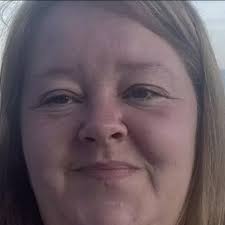 Mum slams easyJet after receiving holiday cancellation email 'while