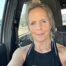 Karen Minser's Instagram, Twitter & Facebook