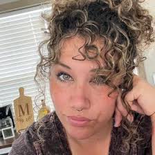 Betty Munoz (Fifinailya)