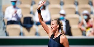 Petra kvitova continues to move closer to an unlikely french open title with just three matches things continue to look good for petra kvitova in the bottom half of the draw with the czech standing. French Open Tennis Star Kvitova Sturzt Bei Pressetermin Und Muss Aufgeben Mopo