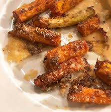 Carottes Roties Au Four A L Ail Thym Et Parmesan Carotte Roties Carottes Roties Au Four Recettes De Cuisine