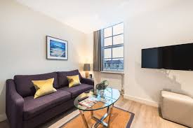 Private entrance apartment includes queen size bed and fold out couch, fully equipped kitchen, linens, unlimited high speed internet and netflix access. Bright One Bedroom Apartment By Mansley Apartments For Rent In Edinburgh Scotland United Kingdom
