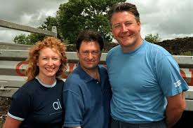 Despite being absent from television since ground force last aired ten years ago, the bbc are hoping charlie will encourage the nation to become interested in gardening again. Alan Titchmarsh Frau Filme Tv Star In Lockdown Nachdem Er Regiert Alten Und Gefahrdeten Aktuelle Boulevard Nachrichten Und Fotogalerien Zu Stars Sternchen