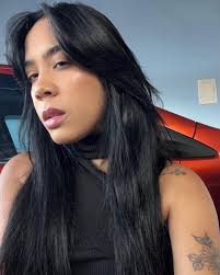 Cantora Adrielly Carvalho...