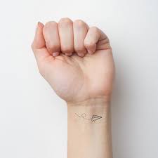 Hình xăm mini ở tay cho nam nữ đẹp nhất ️ tattoo mini. Papier Flugzeug Temporare Tatowierung Flugzeug Papier Tatowierung Temporare Temporary Tattoo Meaningful Tattoos Small Meaningful Tattoos