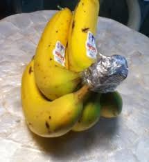 Check the banana for browning. Wrap The Crown Of A Bunch Of Bananas With Plastic Wrap They Ll Keep For 3 5 Days Longer Than Usual Whi Keep Bananas Fresh Food Hacks Keep Bananas Fresh Longer