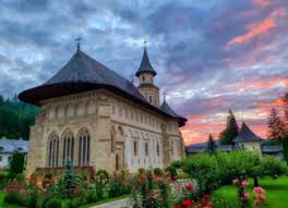 The putna monastery is a romanian orthodox monastery, one of the most important cultural, religious and artistic centers established in medi. MÄƒnÄƒstirea Putna UrcuÈ™ Spre Inviere
