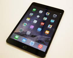 Ipad Mini 3 Seeks Middle Ground Between Phablets Larger Tablets Ipad Mini Apple Ipad Mini Ipad